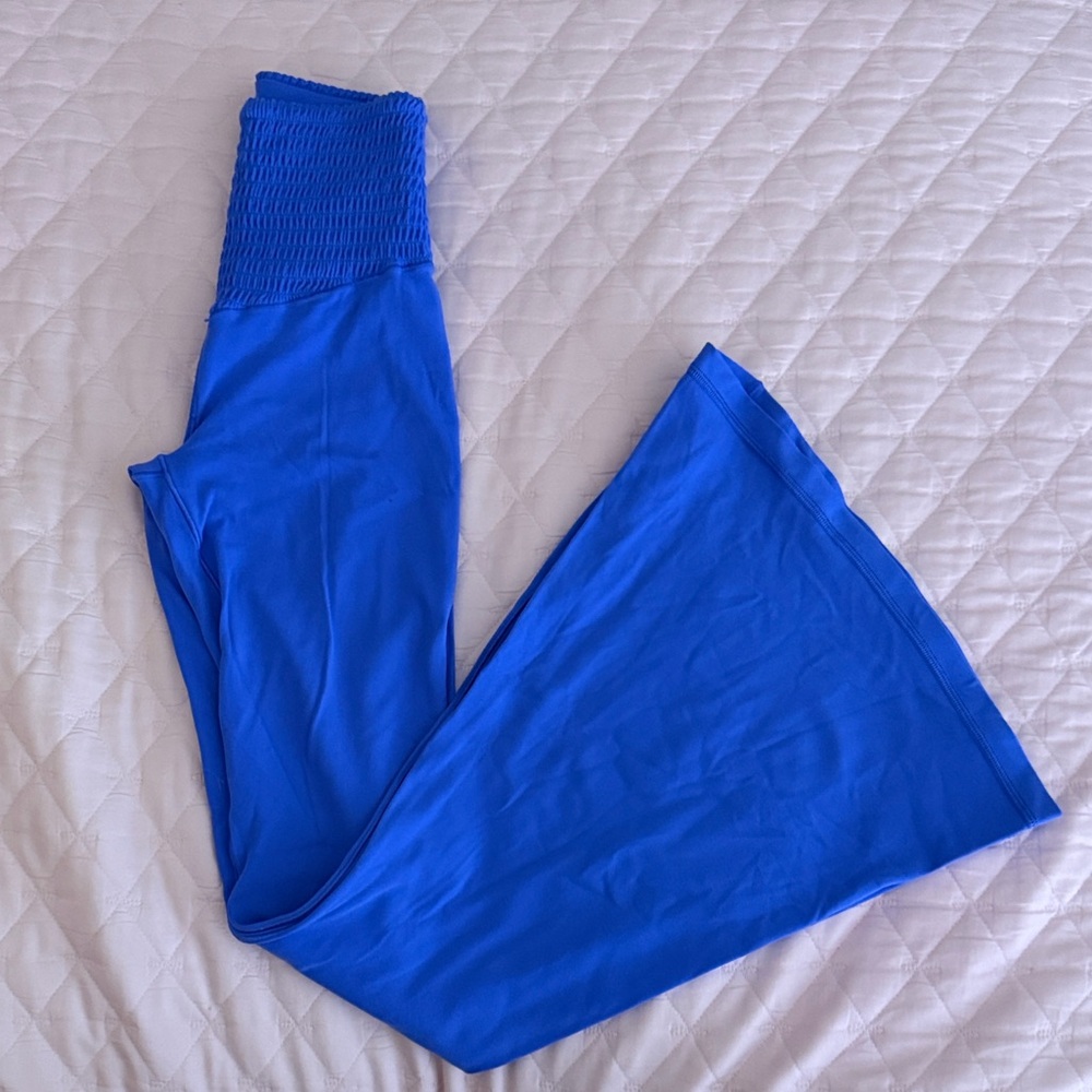 Aerie OFFLINE Flare Leggings in Gorgeous Blue Color